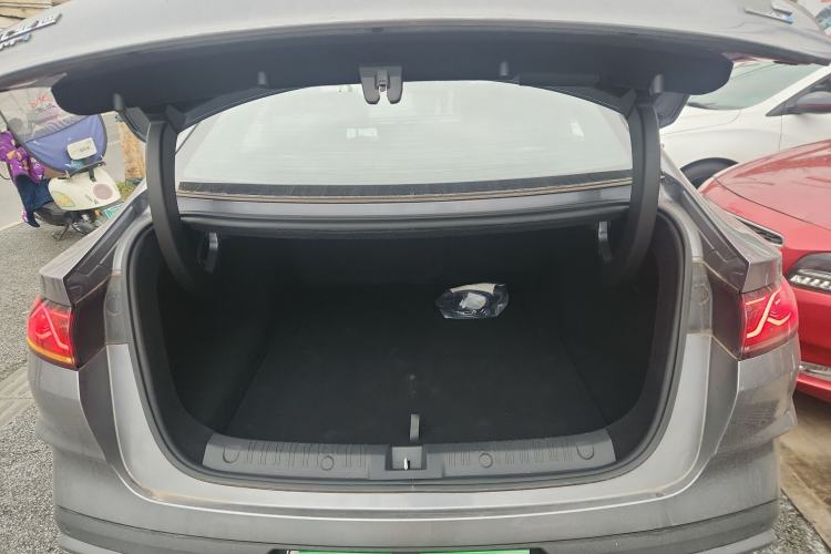 Used BYD Qin L 2025 DM-i Smart Drive 120KM Leading Model
