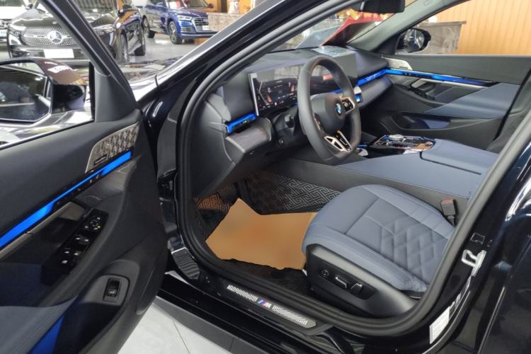 Used BMW 5 Series 2025 530Li Luxury Edition M Sport Package