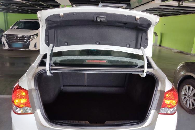 Used Chevrolet Cruze 2013 1.8L SE AT
