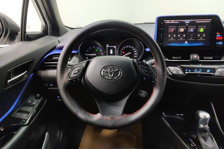 Used Toyota C-HR 2018 2.0L Leading with Sunroof China VI Standard

