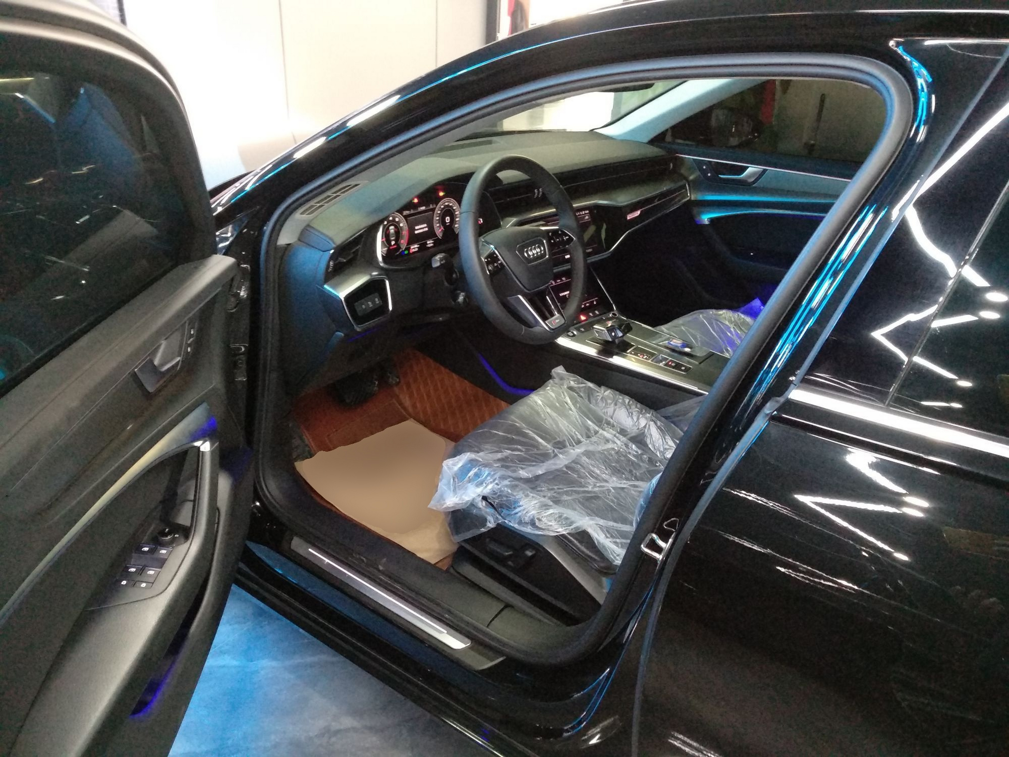 المقاعد الأمامية داخل السيارة