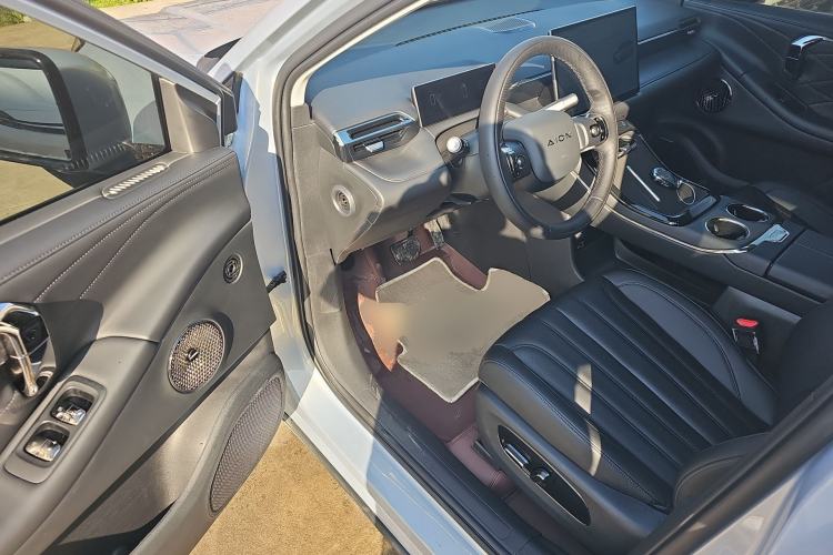 Used AION V 2024 Aion Tyrannosaurus 650 Smart Luxury Edition