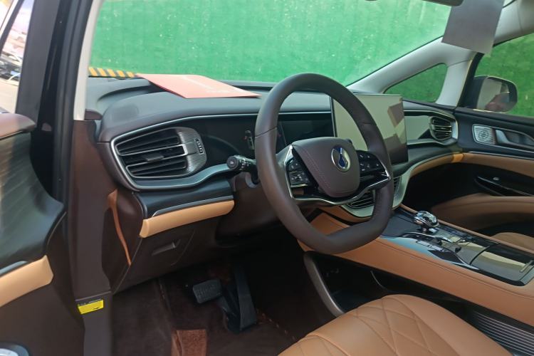 Used Denza D9 2025 DM-i Smart Drive 1020 Four-Wheel Drive Premium Model