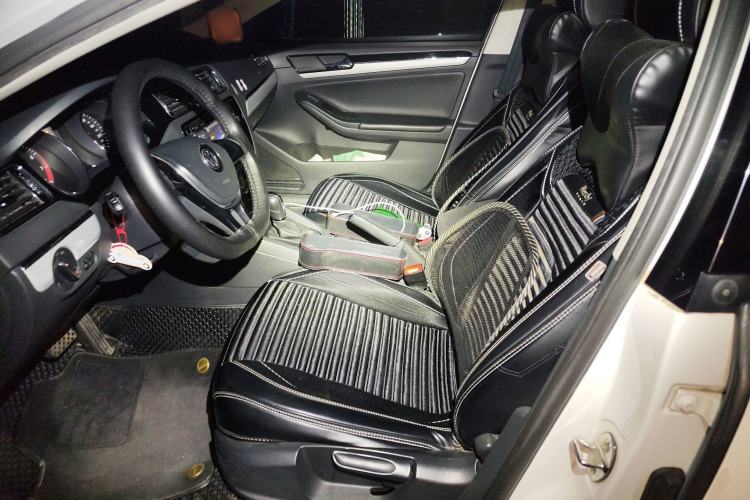 Used Volkswagen Sagitar 2015 1.6L Automatic Comfort Model
