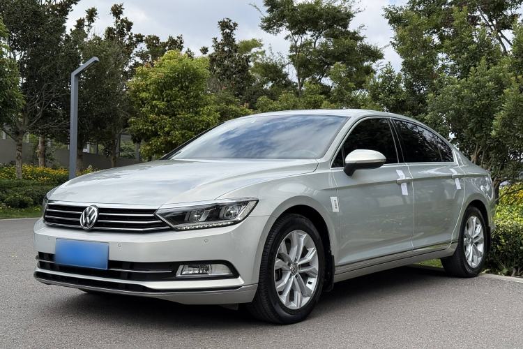Used Volkswagen Magotan 2018 330TSI DSG Luxury Model
