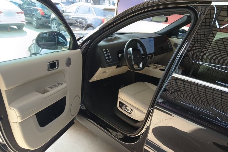 Used Li Auto L8 2023 Pro Model
