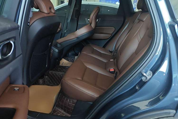 Used Volvo XC60 2024 B5 4x4 Smart Luxury Edition
