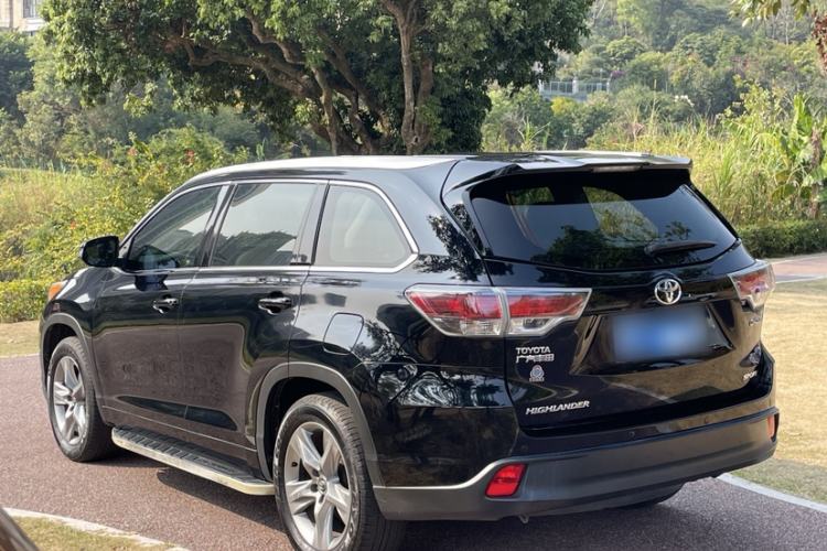 Used Toyota Highlander 2017 2.0T Two-Wheel Drive Luxury Edition 7 Seats