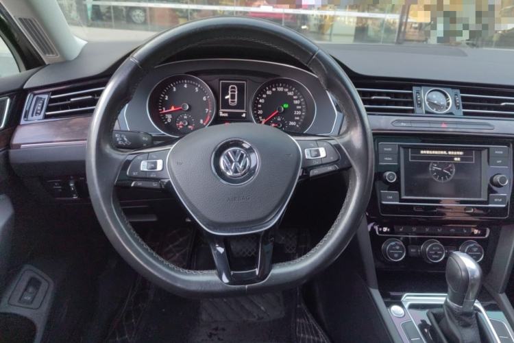 Used Volkswagen Magotan 2018 330TSI DSG Luxury Model
