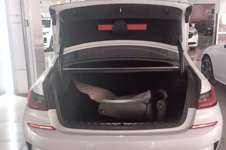 Used BMW 3 Series 2021 Second Facelift 320Li M Sport Package
