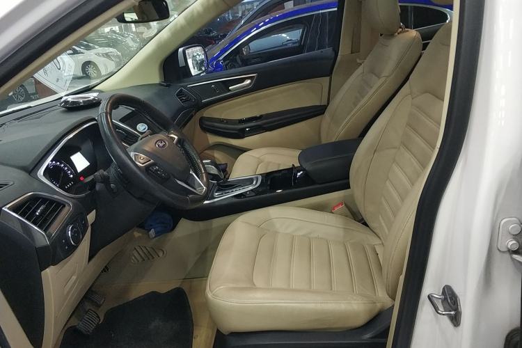 Used Ford Edge 2016 EcoBoost 245 Two-Wheel-Drive Titanium 7-Seater
