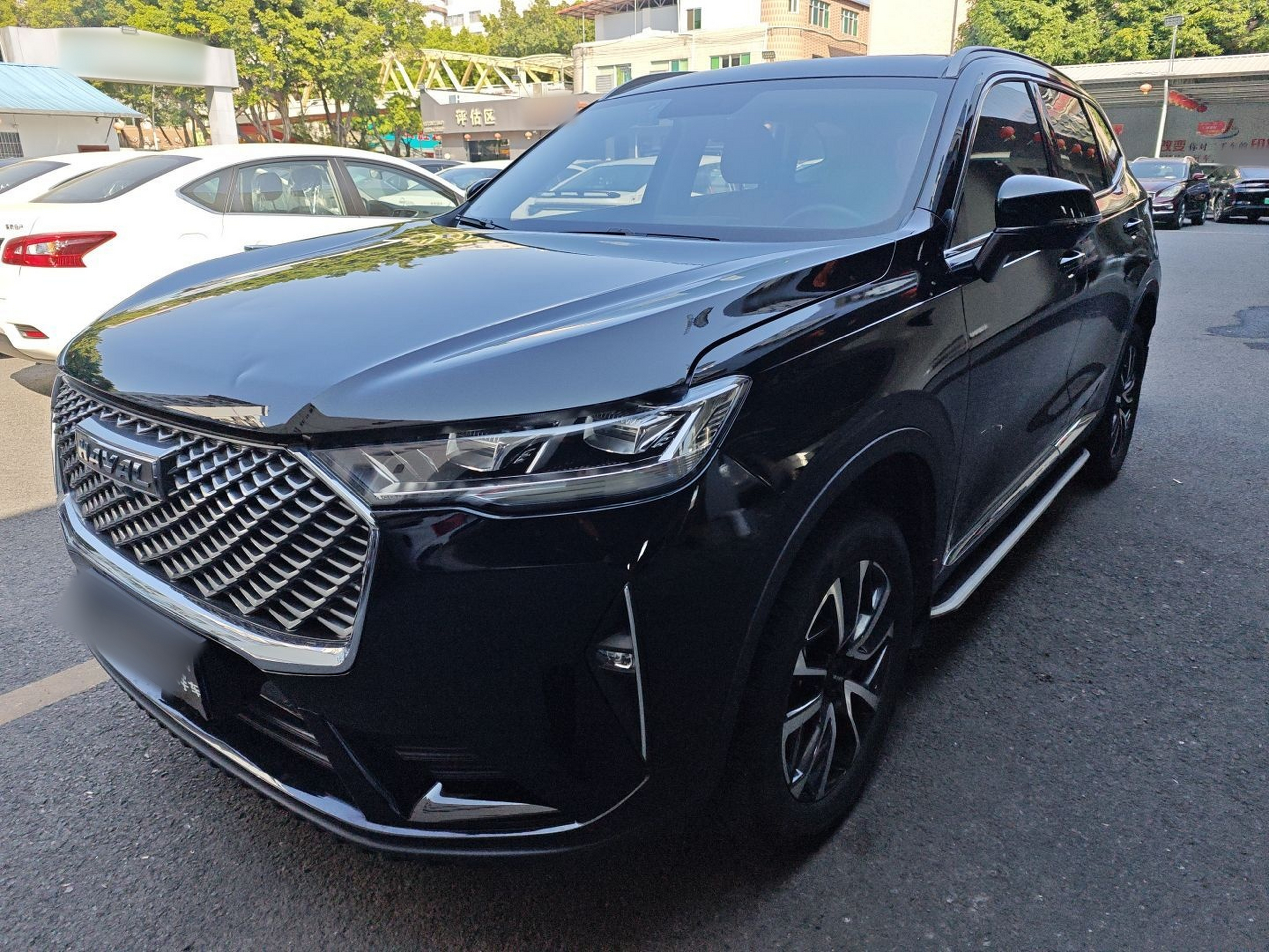 Под передней частью автомобиля