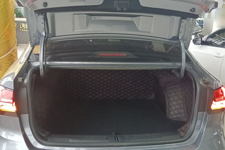 Used Roewe i5 2021 1.5L CVT Platinum Edition
