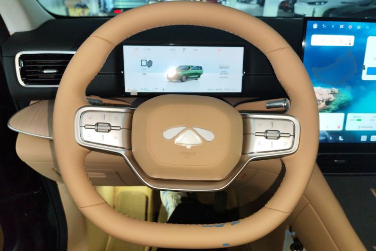 Used Chery T11 2026 Model 220 All-Wheel Drive Dual IMAX Theater Edition