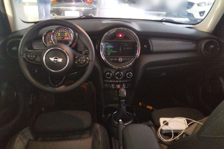 Used  MINI 2016 1.5T COOPER Pioneer Edition Five-Door Model
