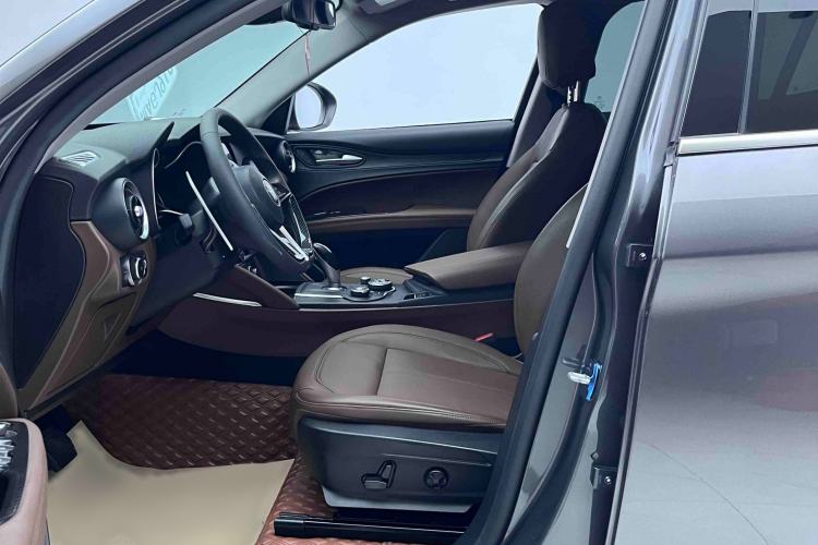 Used Alfa Romeo Stelvio 2017 2.0T 200HP Luxury Edition