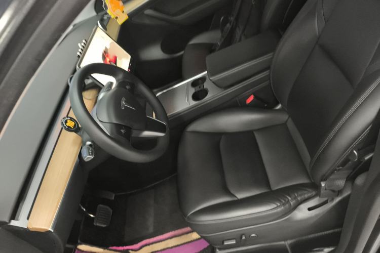 Used Tesla Model Y 2022 Rear-Wheel-Drive Version
