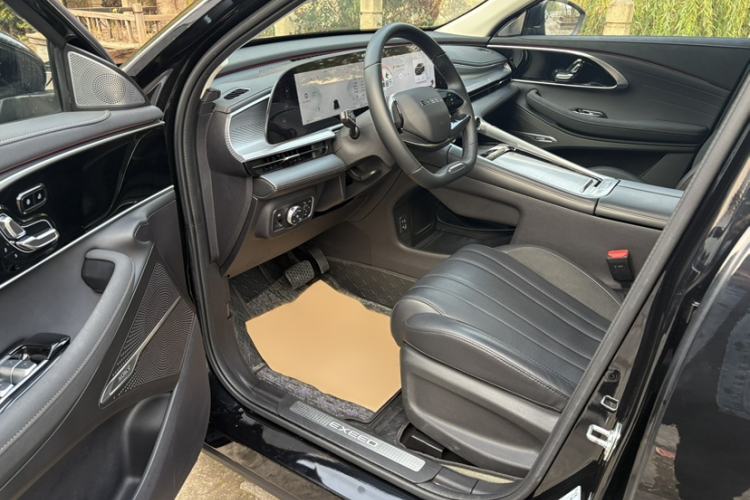 Used  Lingyun 2024 300T Two-Wheel Drive Starlight Edition