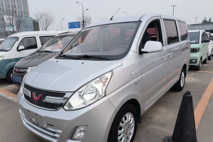 Used Wuling Rongguang V 2016 1.5L Standard Version
