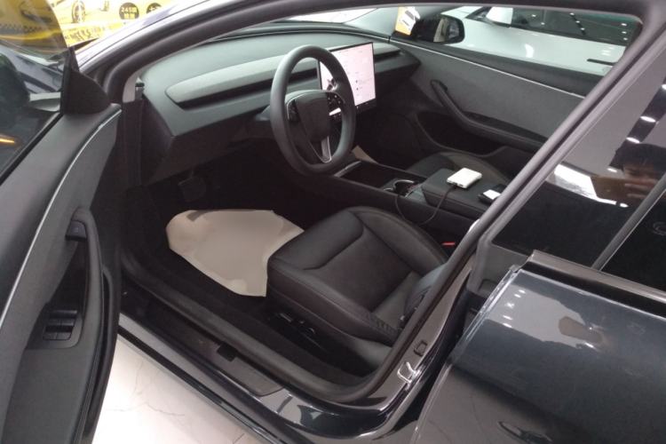 Used Tesla Model 3 2023 Rear-Wheel-Drive Version
