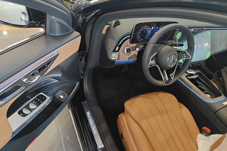 Used Mercedes-Benz E-Class 2024 Refresh E 300 L Stylish Edition
