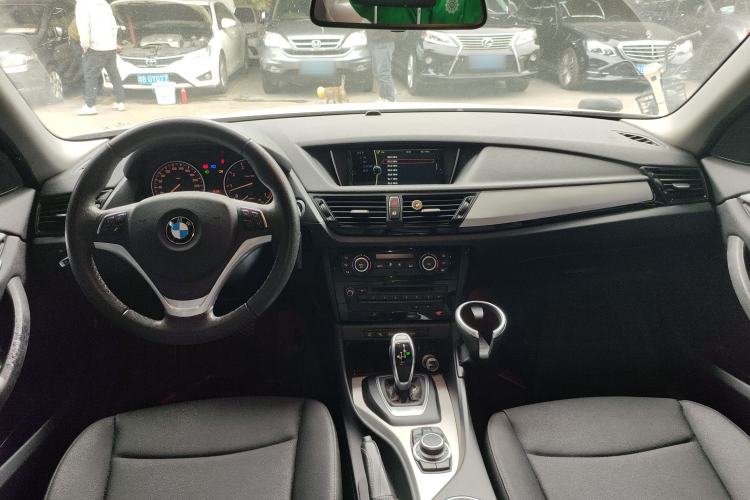 Used BMW X1 2014 sDrive18i Leading Model
