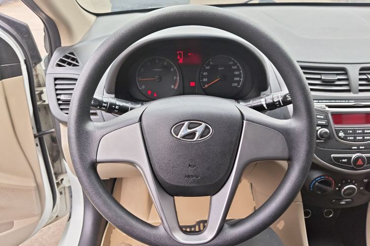 Used Hyundai Verna 2014 1.4L Manual Smart GLS Trim