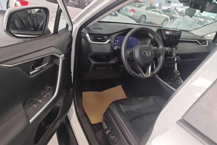 Used Toyota RAV4 2023 2.0L CVT Two-Wheel Drive Fashion Plus Edition
