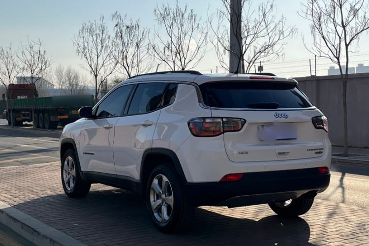 Used  Compass 2017 200T Automatic Enjoyment Version
