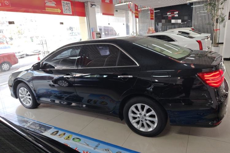 Used Toyota Camry 2016 2.0G 10th Anniversary Leading Edition
