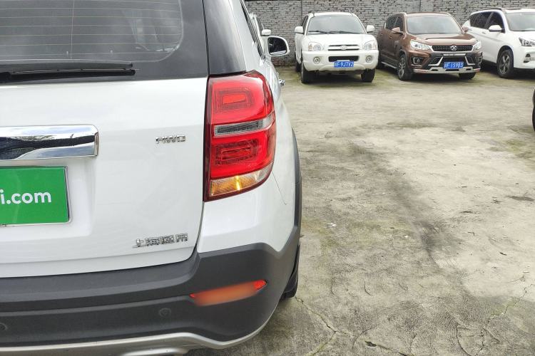 Used Chevrolet Captiva 2015 2.4L 4x4 Flagship Edition 7-Seater
