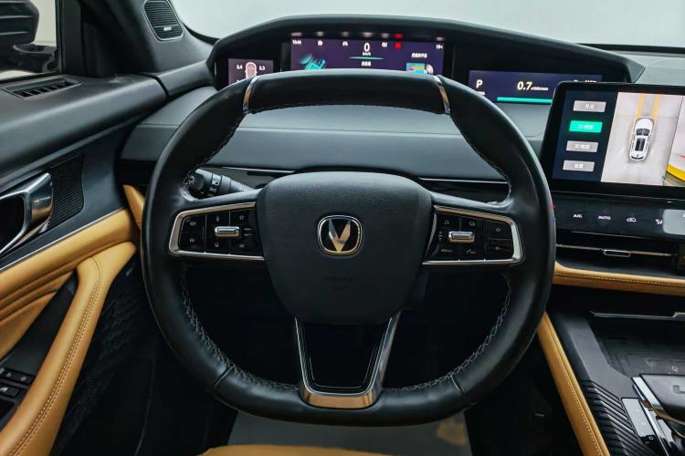 Used Changan UNI-K 2024 2.0T Two-Wheel Drive YueShang Trim
