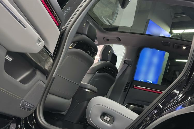 Used Zeekr 7X 2025 100 kWh Long-Range Rear-Wheel Drive with Intelligent Driving Features
