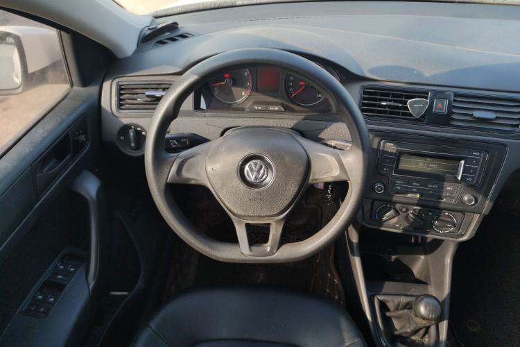 Used Volkswagen Santana 2016 1.6L Manual Fashion Edition
