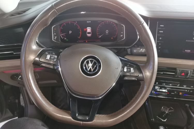 Used Volkswagen Passat 2020 Revised Version 330TSI Luxury Edition China VI Standard
