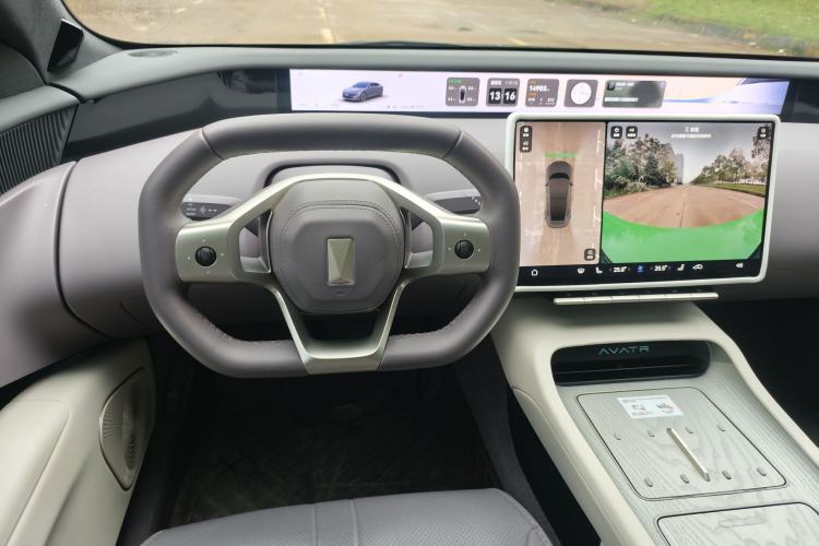 Used  12 2024 700 Three-Laser Rear-Wheel Drive Luxury Edition