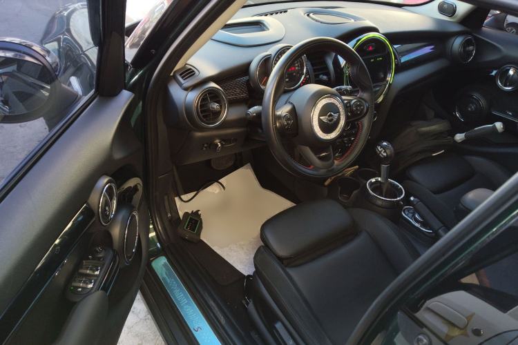 Used  MINI 2016 2.0T COOPER S Pioneer Edition Five-Door Model
