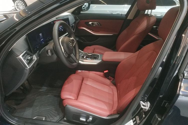 Used BMW i3 2023 eDrive 40 L Midnight Edition
