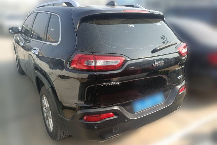 Used Jeep Cherokee 2016 2.4L Leading Edition
