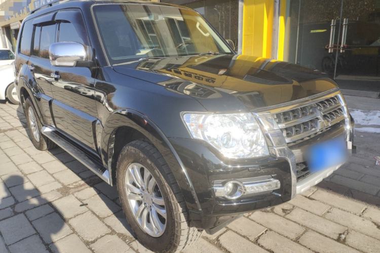 Used Mitsubishi Pajero 2017 V97 3.8L 5-Door GLS Model with Sunroof – Middle East
