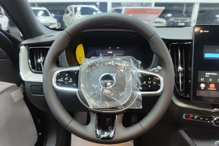 Used Volvo XC60 2026 B5 4x4 Smart Luxury Edition
