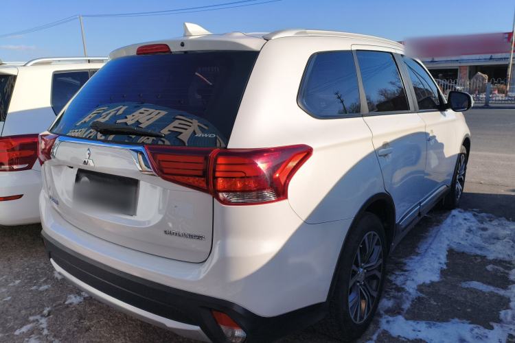 Used Mitsubishi Outlander 2018 2.0L Two-Wheel Drive Glory Edition 5 Seats