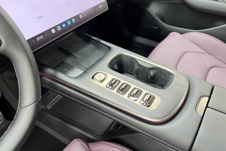 Used  SU7 2024 Four-Wheel Drive Ultra-Long Range Advanced Intelligent Driving Max Edition
