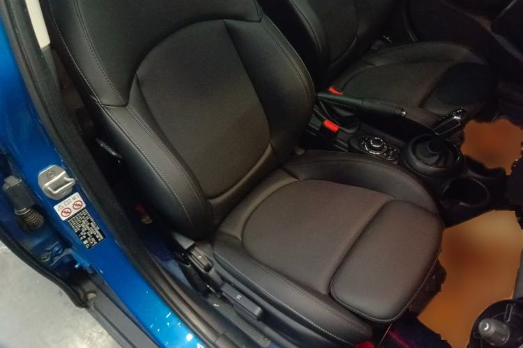 Used  MINI 2022 1.5T COOPER Classic Edition Five-Door Version
