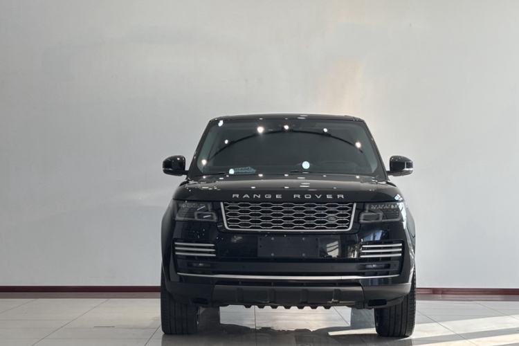 Used Land Rover Range Rover 2022 3.0 L6 400 PS Classic Extended Version
