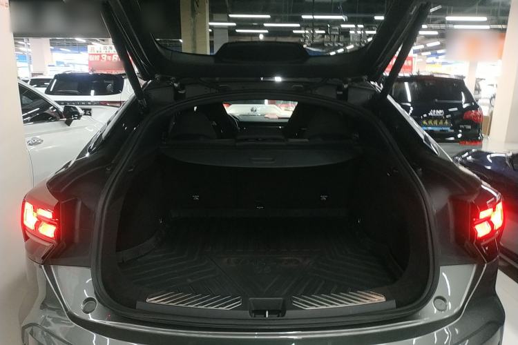 Used Lynk & Co 05 2020 2.0TD Four-Wheel Drive HypeHalo
