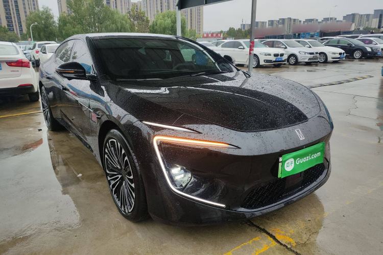 Used  12 2025 Ultra Extended-Range Edition
