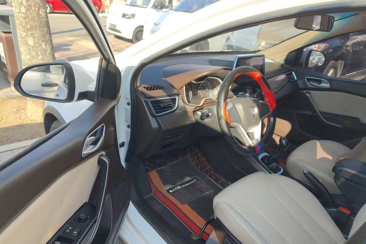 Used Baojun 310W 2017 1.5L Manual Comfort Version China VI Emission Standard