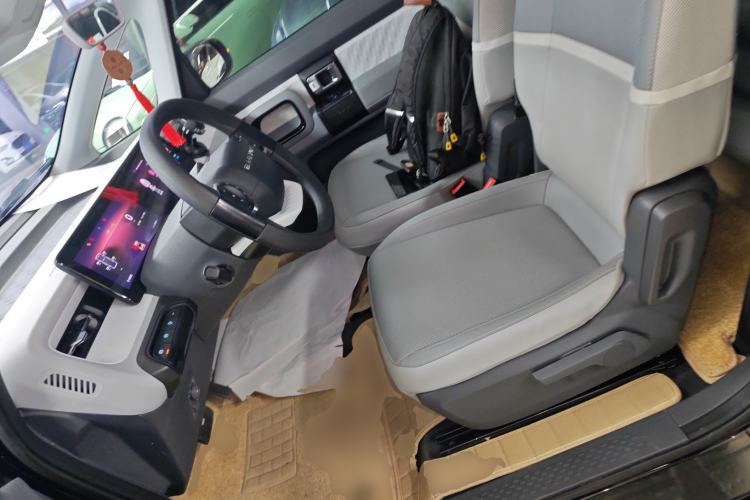 Used Baojun KiWi EV 2021 Artist Model Lithium Iron Phosphate
