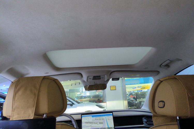 Used Denza D9 2022 EV 600 Four-Wheel Drive Prestige Model
